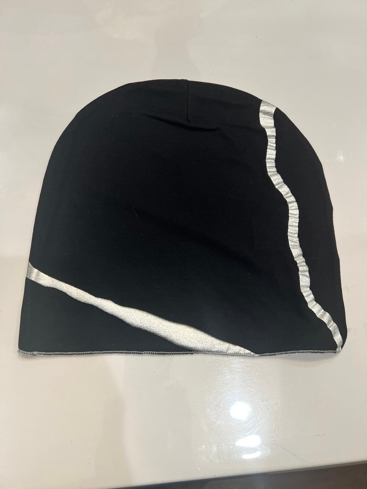 Kintsugi Beanie in Black and Silver